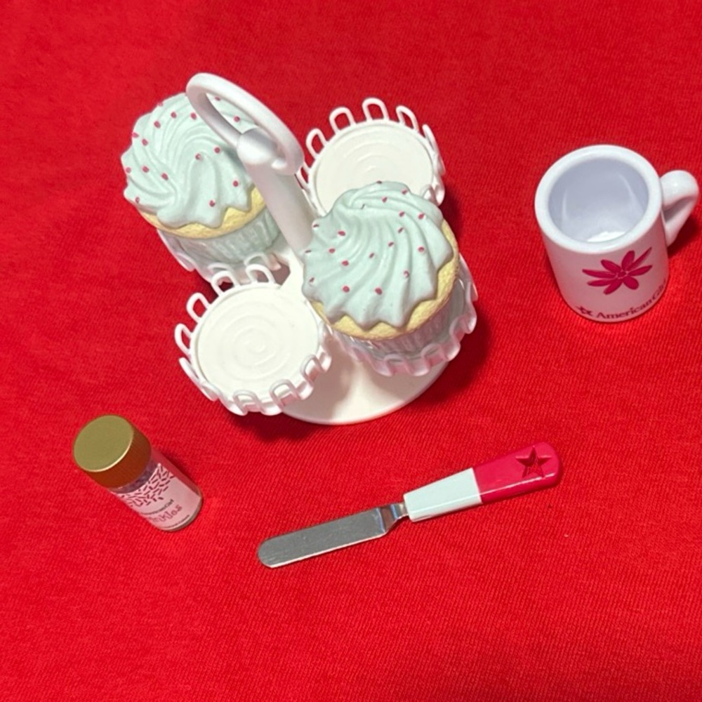 American Girl doll replacement cup cake set